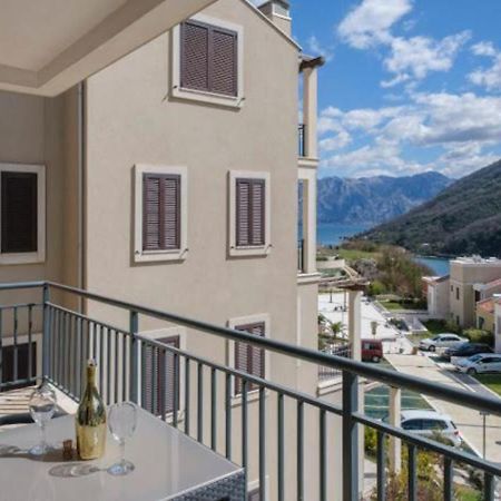 Lavender Bay Apartment C21 Morinj Bagian luar foto