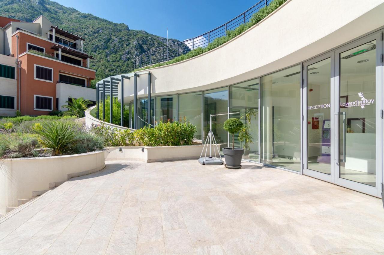 Lavender Bay Apartment C21 Morinj Bagian luar foto