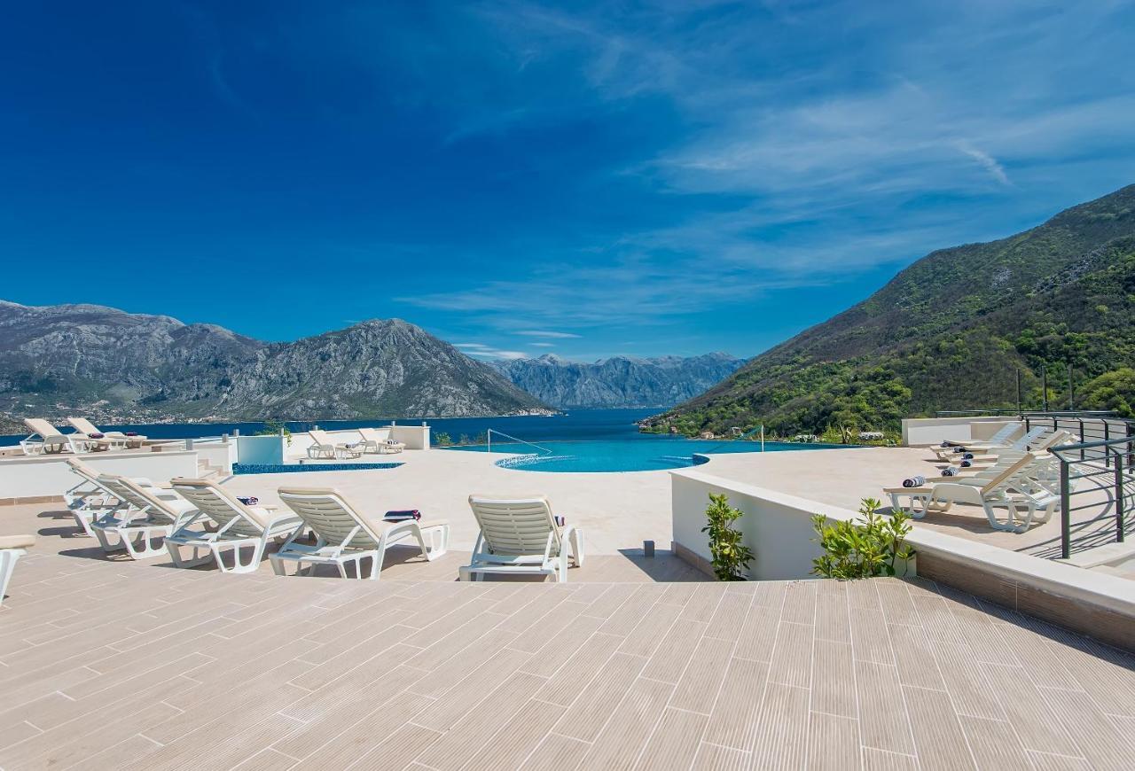 Lavender Bay Apartment C21 Morinj Bagian luar foto
